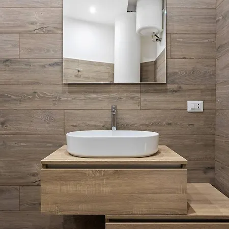 Modern And New Flat In Duomo Area