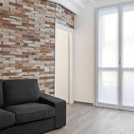 Modern And New Flat In Duomo Area Apartment Milan