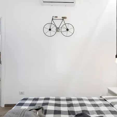 Modern And New Flat In Duomo Area Milan
