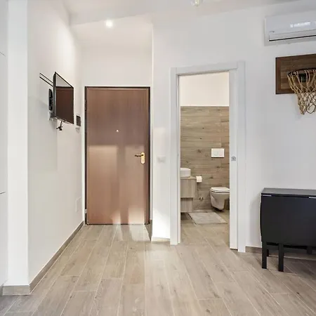 Modern And New Flat In Duomo Area Apartment Milan