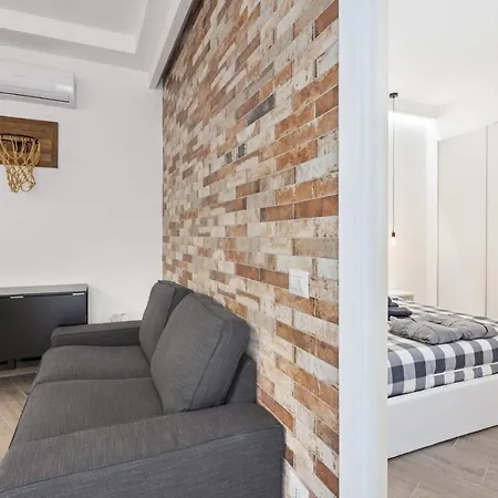 Modern And New Flat In Duomo Area * Milan