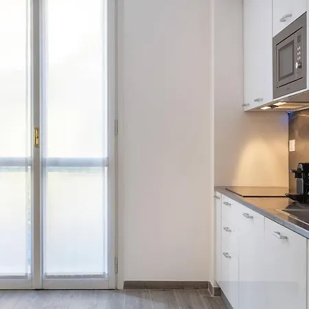 Modern And New Flat In Duomo Area Milan