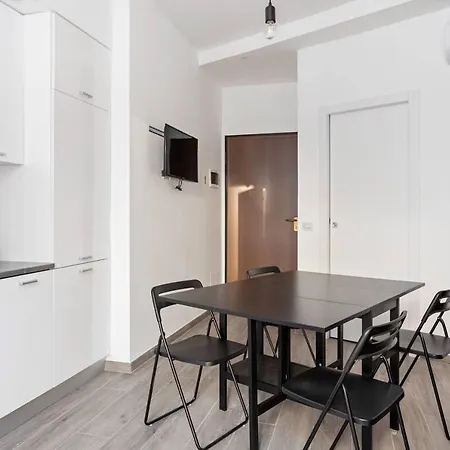Modern And New Flat In Duomo Area Apartment *