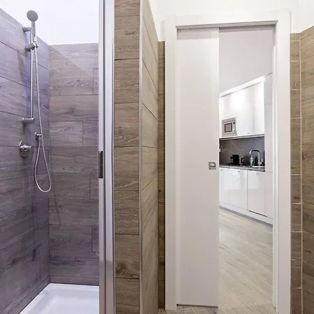 Modern And New Flat In Duomo Area Apartment *